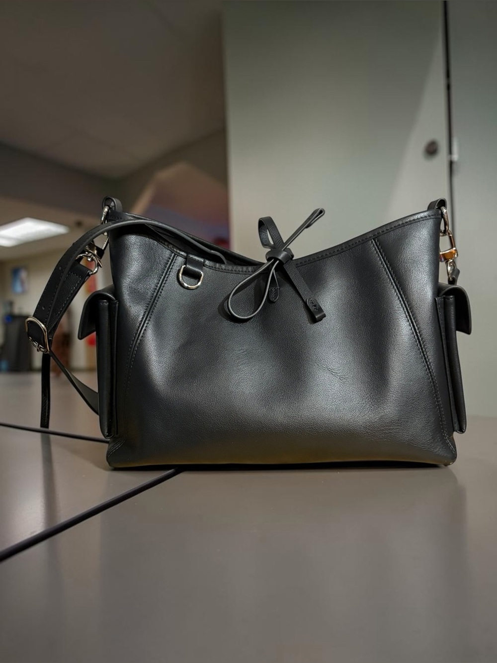 Women's Genuine Leather Handbag with Croc Print, Top Handle, and Versatile Cross